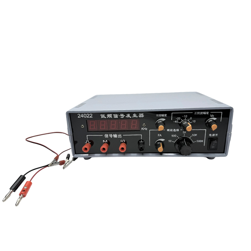 Digitale toonaudiogenerator met laagfrequent signaal