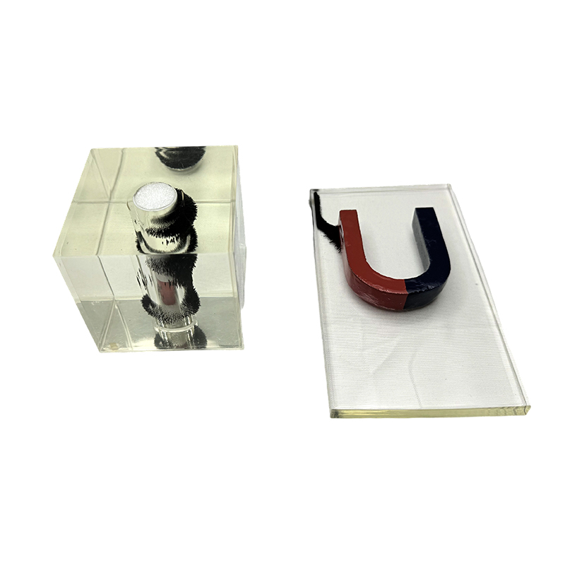 Demonstrator van lesapparatuur voor magnetische/magnetische velden